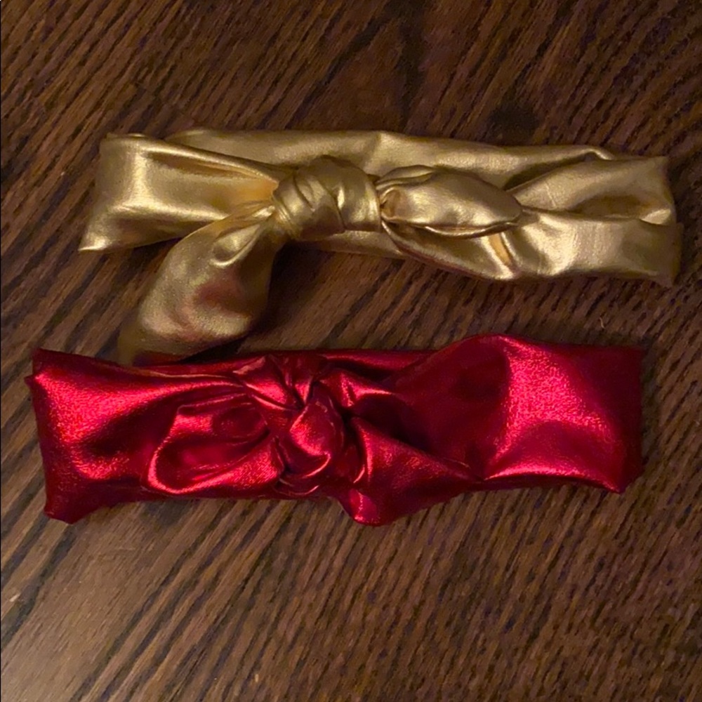 Metallic head band in gold and red